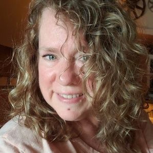 Meet your Posher, Roxanne